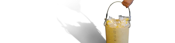 Catheter holding container